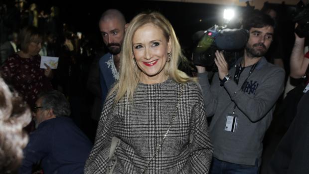 Cristina Cifuentes, durante el desfile de Devota & Lomba