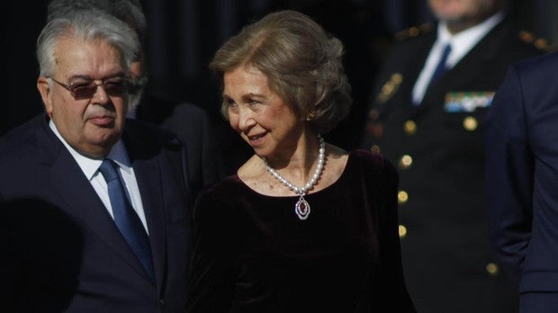 La Reina Doña Sofía a su llegada ayer al Congreso de los Diputados