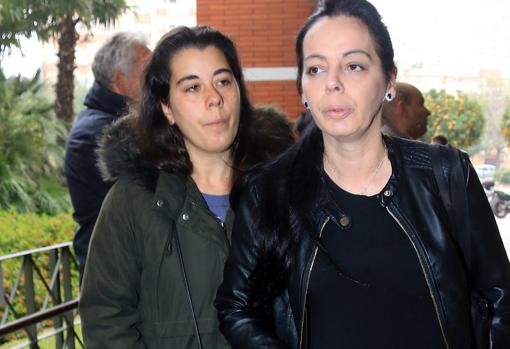 Inma Cuevas, visiblemente afectada en la capilla ardiente de Chiquetete