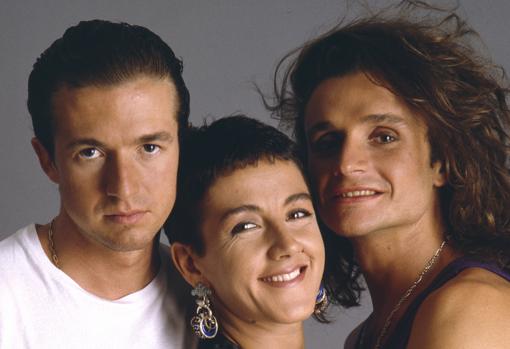 El grupo «Mecano», compuesto por Ana Torroja y los hermanos José María y Nacho Cano, fotografiado en julio de 1989