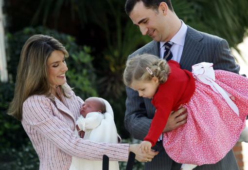 Los Reyes de España junto a sus hijas, Leonor y Sofía