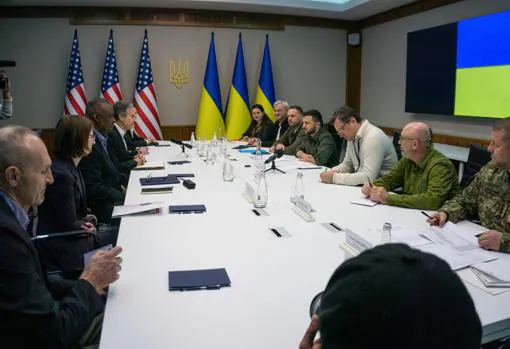 Representantes de EE.UU. se reúnen en Kiev con Zelenski