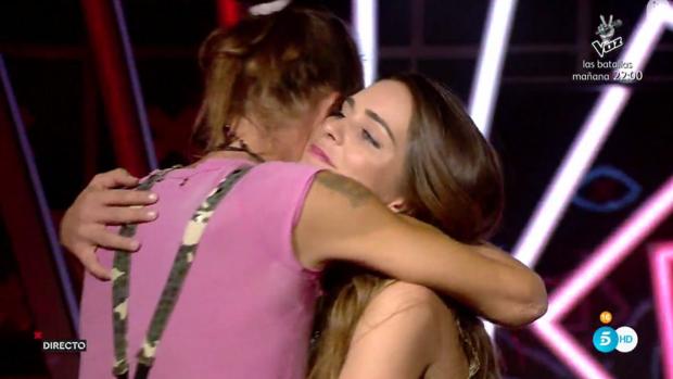 Laura se abraza a Mayco tras conocer que debía abandonar Gran Hermano