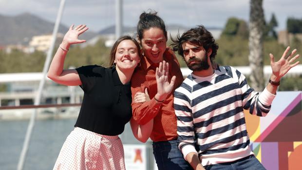 Carlos Marqués-Marcet, director de los «Días que vendrán», junto a los protagonistas