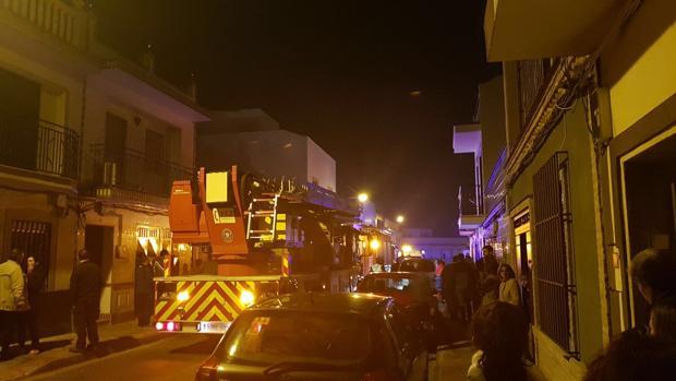 El incendio se ha producido en una vivienda de Bollullos de la Mitación