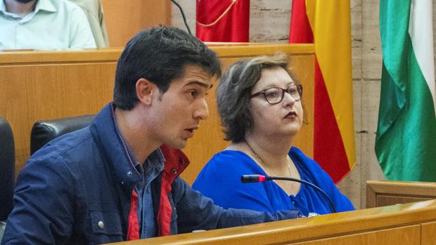 Luis Paniagua durante un pleno celebrado durante el mandato anterior en el Ayuntamiento de Dos Hermanas