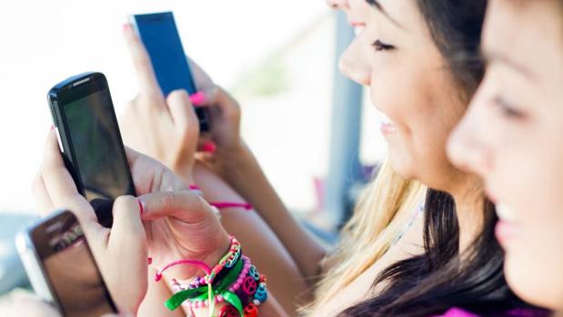 Los teléfonos móviles pueden actuar como trasmisores de bacterias, hongos ambientales y virus