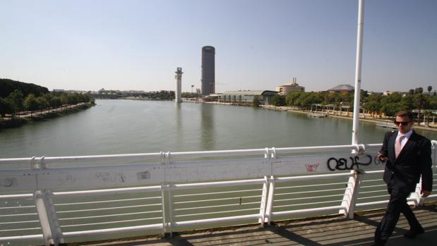 El Ayuntamiento reclamaba a la Junta 3 millones de euros para construir una pasarela sobre el río