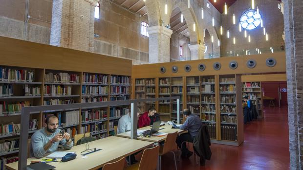 Una de las salas de lectura de Santa Lucía