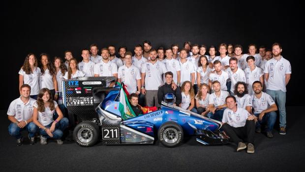 El equipo Arus Andalucía Racing con el vehículo sevillano ART-17