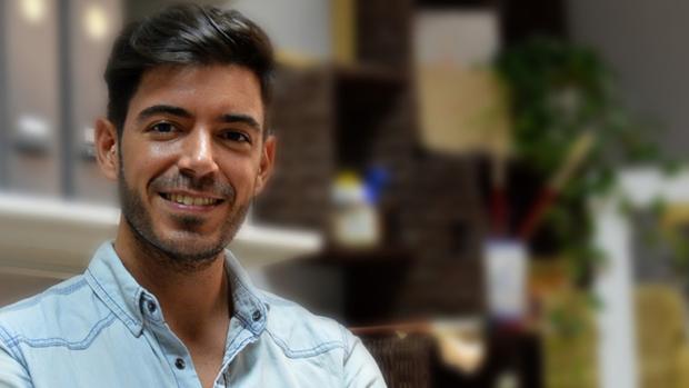 El autor del polémico cartel, Manuel Peña