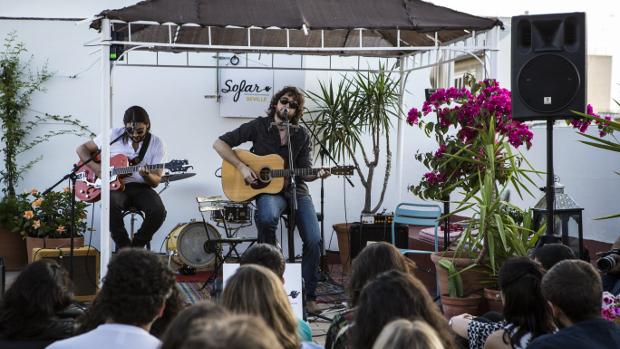 Suso Díaz presentando su nuevo disco en Sofar Sevilla