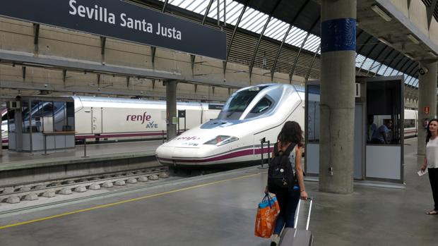 El tren averiado partió de Santa Justa a las 7.45 horas