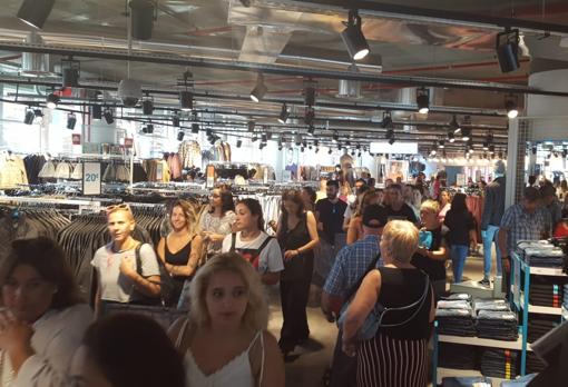 Muchísimo público en Primark