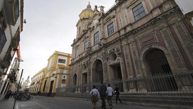Fachada de San Luis de Los Franceses, uno de los principales referentes patrimoniales de la zona norte del Casco Histórico hispalense