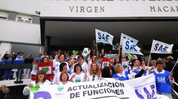 Protesta esta mañana en el Virgen Macarena