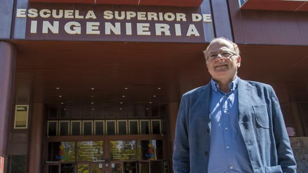 Aníbal Ollero en la Escuela de Ingenieros de Sevilla
