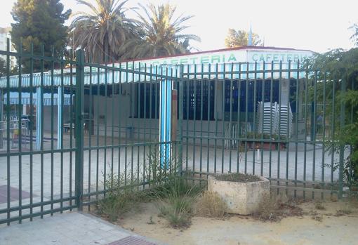 El bar está cerrado «a cal y canto»ABC