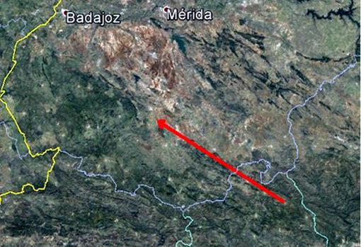 Trayectoria de la bola de fuego que sobrevoló este lunes la Sierra Norte de Sevilla