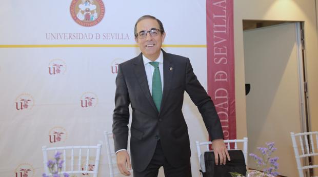 El rector de la Hispalense, Miguel Ángel Castro