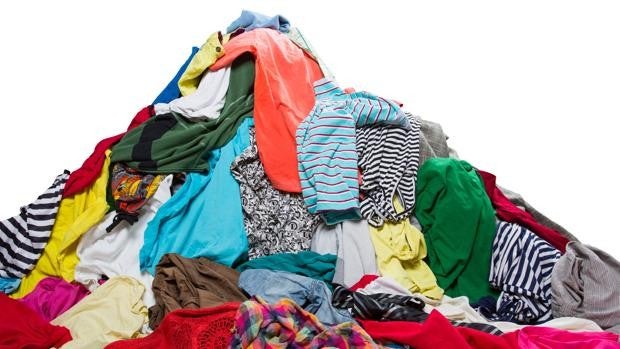Una segunda vida para la ropa usada: del armario a la fachada de un edificio