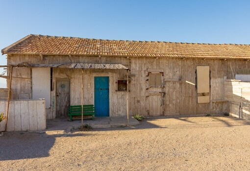 One of the barracks in Las Salinas where 'Living is easy with your eyes closed' was filmed.